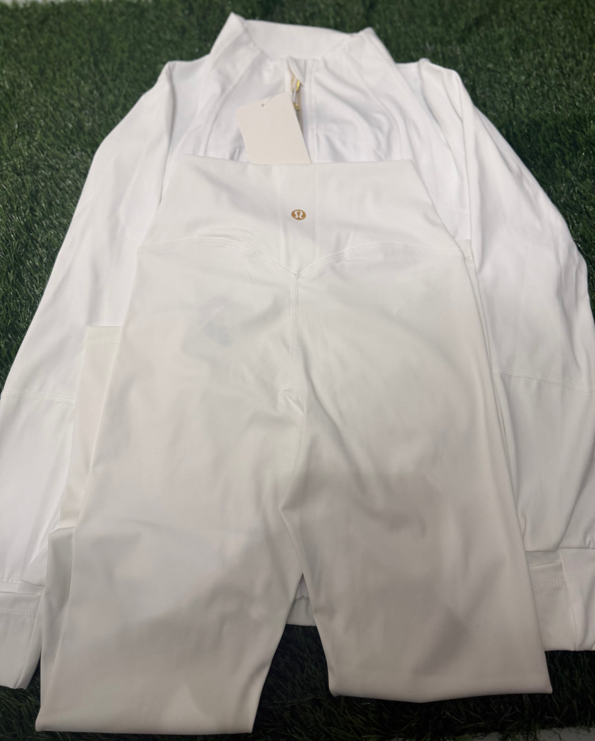 White lulu set  [ size 4]