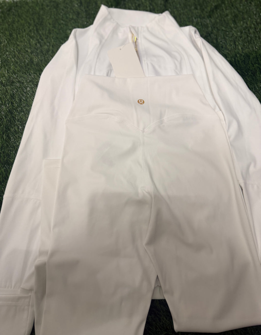 White lulu set [ size 2 ]