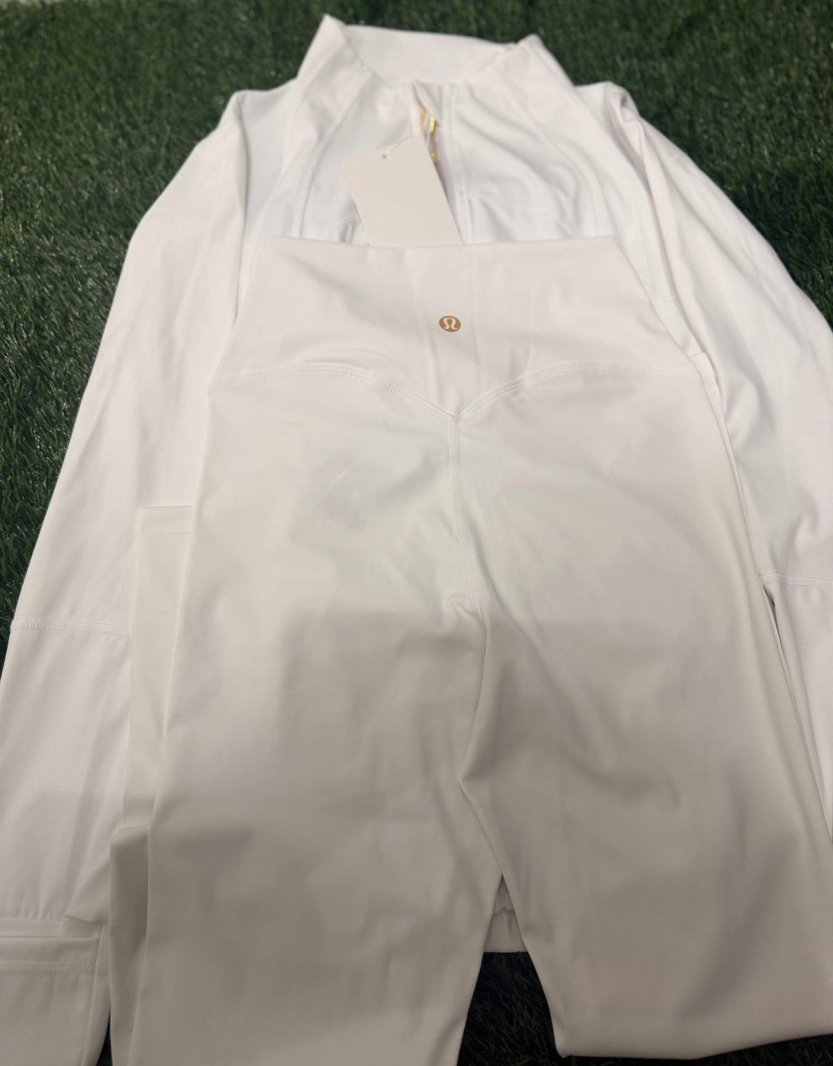 White lulu set  [ size 4]